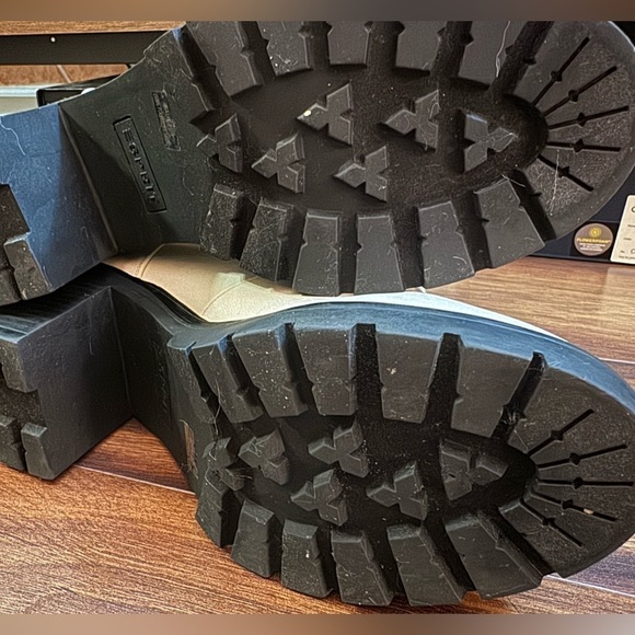 🌿SALE🌿ESPRIT Ivory Leather Lace-up Winter Heeled Combat Boots Faux Fur 9.5 - Picture 15 of 15